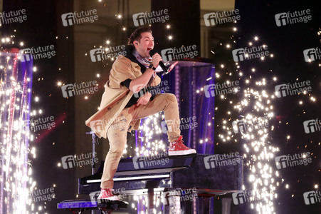 Silvestershow 'Celebrate at the Gate - Willkommen 2022' in Berlin