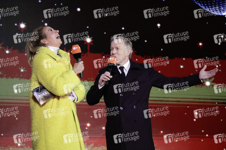 Silvestershow 'Celebrate at the Gate - Willkommen 2022' in Berlin