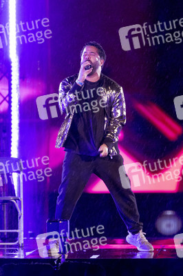 Silvestershow 'Celebrate at the Gate - Willkommen 2022' in Berlin