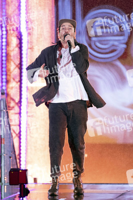 Silvestershow 'Celebrate at the Gate - Willkommen 2022' in Berlin