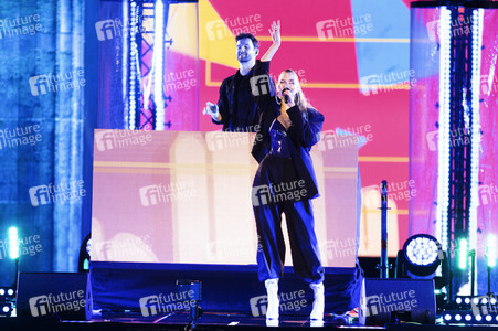 Silvestershow 'Celebrate at the Gate - Willkommen 2022' in Berlin