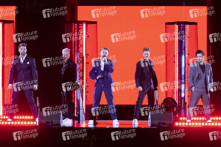 Silvestershow 'Celebrate at the Gate - Willkommen 2022' in Berlin