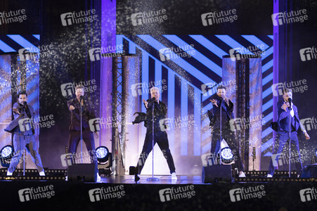 Silvestershow 'Celebrate at the Gate - Willkommen 2022' in Berlin