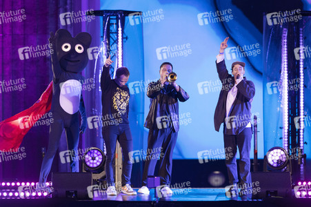 Silvestershow 'Celebrate at the Gate - Willkommen 2022' in Berlin