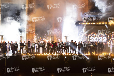 Silvestershow 'Celebrate at the Gate - Willkommen 2022' in Berlin
