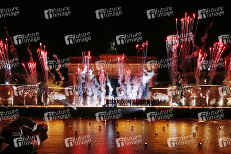 Silvestershow 'Celebrate at the Gate - Willkommen 2022' in Berlin