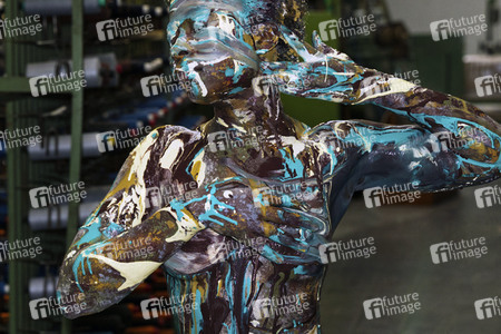 BODYART: Dark Skin Splash