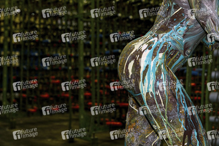 BODYART: Dark Skin Splash