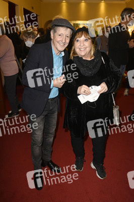 Theaterpremiere 'Rent a Friend' in Berlin