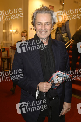 Theaterpremiere 'Rent a Friend' in Berlin