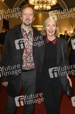 Theaterpremiere 'Rent a Friend' in Berlin