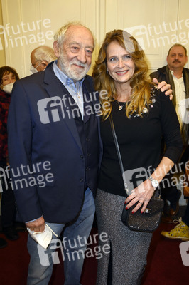 Theaterpremiere 'Rent a Friend' in Berlin