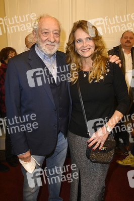 Theaterpremiere 'Rent a Friend' in Berlin