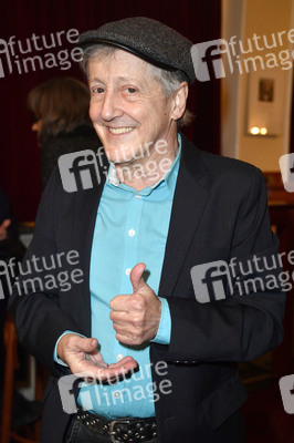 Theaterpremiere 'Rent a Friend' in Berlin