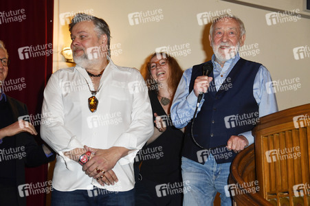 Theaterpremiere 'Rent a Friend' in Berlin