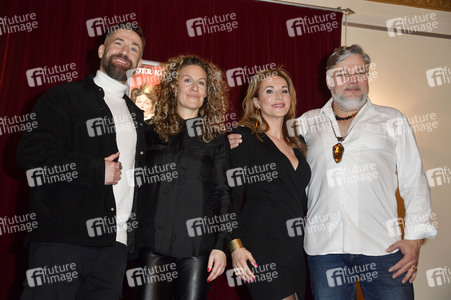 Theaterpremiere 'Rent a Friend' in Berlin