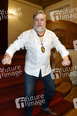 Theaterpremiere 'Rent a Friend' in Berlin