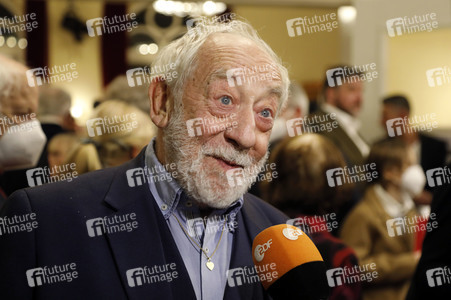 Theaterpremiere 'Rent a Friend' in Berlin