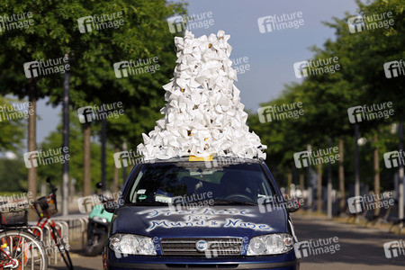 FFP 2 Masken auf Auto in Berlin