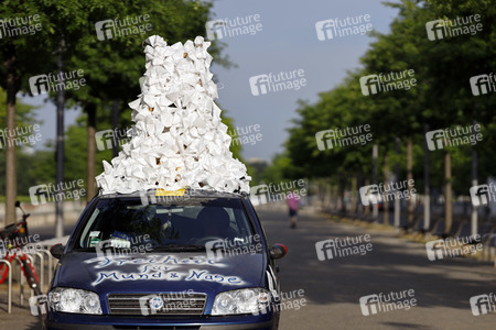 FFP 2 Masken auf Auto in Berlin