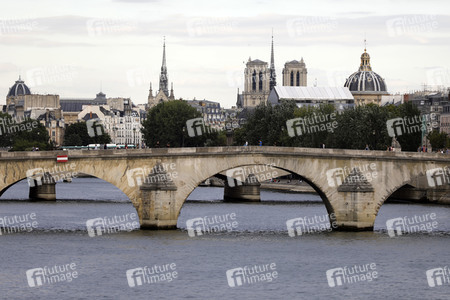 Sightseeing Paris