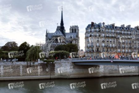 Sightseeing Paris