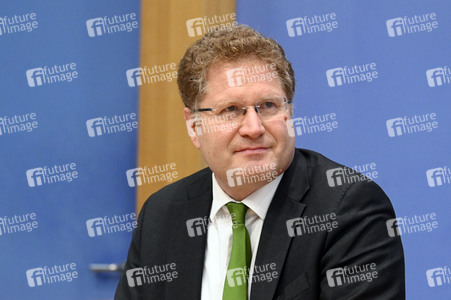 Pressekonferenz Eröffnungsbilanz Klimaschutz in Berlin