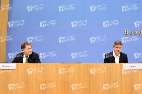 Pressekonferenz Eröffnungsbilanz Klimaschutz in Berlin