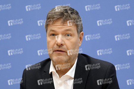 Pressekonferenz Eröffnungsbilanz Klimaschutz in Berlin