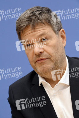 Pressekonferenz Eröffnungsbilanz Klimaschutz in Berlin