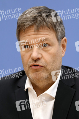 Pressekonferenz Eröffnungsbilanz Klimaschutz in Berlin