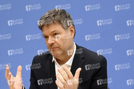 Pressekonferenz Eröffnungsbilanz Klimaschutz in Berlin