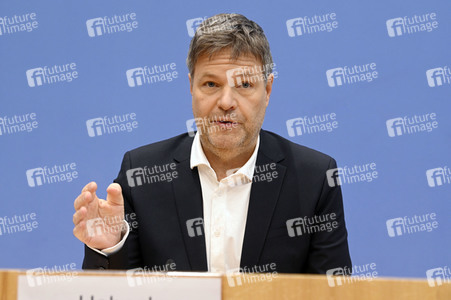 Pressekonferenz Eröffnungsbilanz Klimaschutz in Berlin