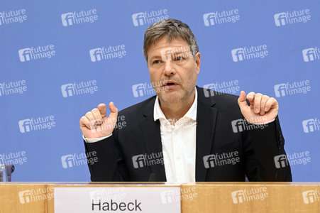 Pressekonferenz Eröffnungsbilanz Klimaschutz in Berlin