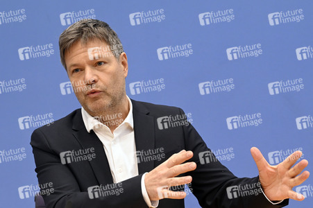 Pressekonferenz Eröffnungsbilanz Klimaschutz in Berlin