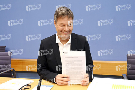 Pressekonferenz Eröffnungsbilanz Klimaschutz in Berlin