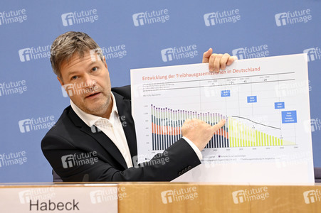 Pressekonferenz Eröffnungsbilanz Klimaschutz in Berlin