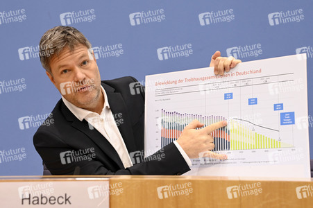 Pressekonferenz Eröffnungsbilanz Klimaschutz in Berlin