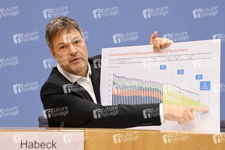 Pressekonferenz Eröffnungsbilanz Klimaschutz in Berlin