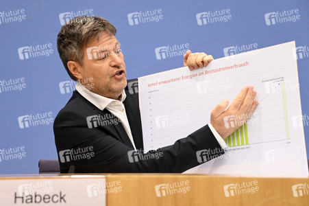 Pressekonferenz Eröffnungsbilanz Klimaschutz in Berlin