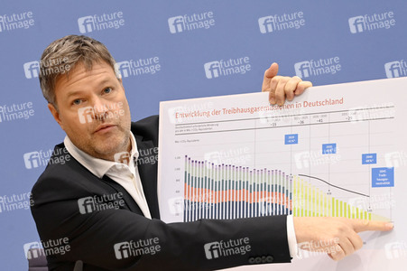 Pressekonferenz Eröffnungsbilanz Klimaschutz in Berlin