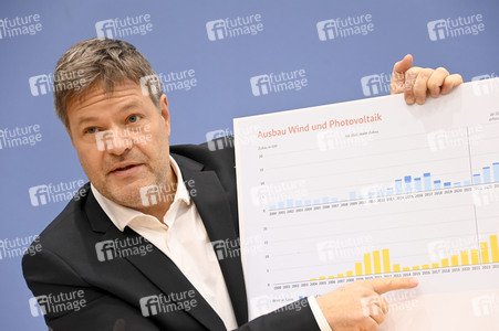 Pressekonferenz Eröffnungsbilanz Klimaschutz in Berlin