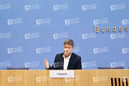 Pressekonferenz Eröffnungsbilanz Klimaschutz in Berlin