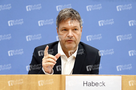 Pressekonferenz Eröffnungsbilanz Klimaschutz in Berlin