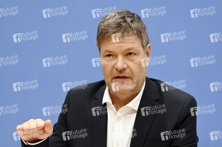 Pressekonferenz Eröffnungsbilanz Klimaschutz in Berlin