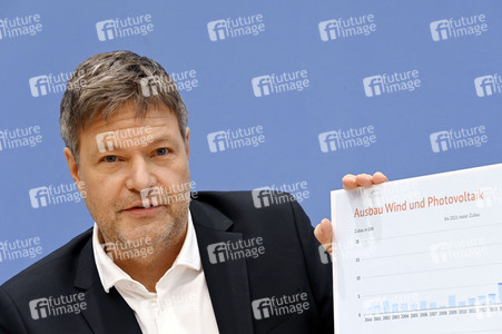 Pressekonferenz Eröffnungsbilanz Klimaschutz in Berlin