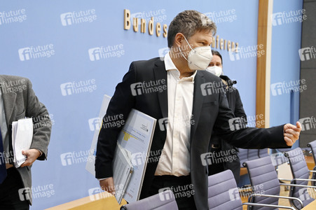 Pressekonferenz Eröffnungsbilanz Klimaschutz in Berlin