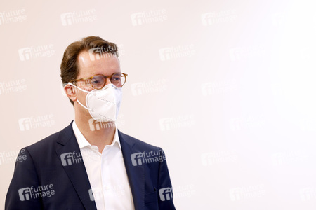 Übergabe der Neujahrsbrezel an Hendrik Wüst in Düsseldorf