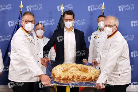 Übergabe der Neujahrsbrezel an Hendrik Wüst in Düsseldorf
