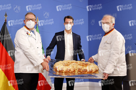 Übergabe der Neujahrsbrezel an Hendrik Wüst in Düsseldorf